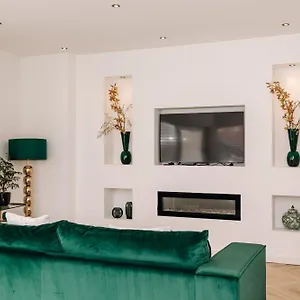  Apartment Pure South